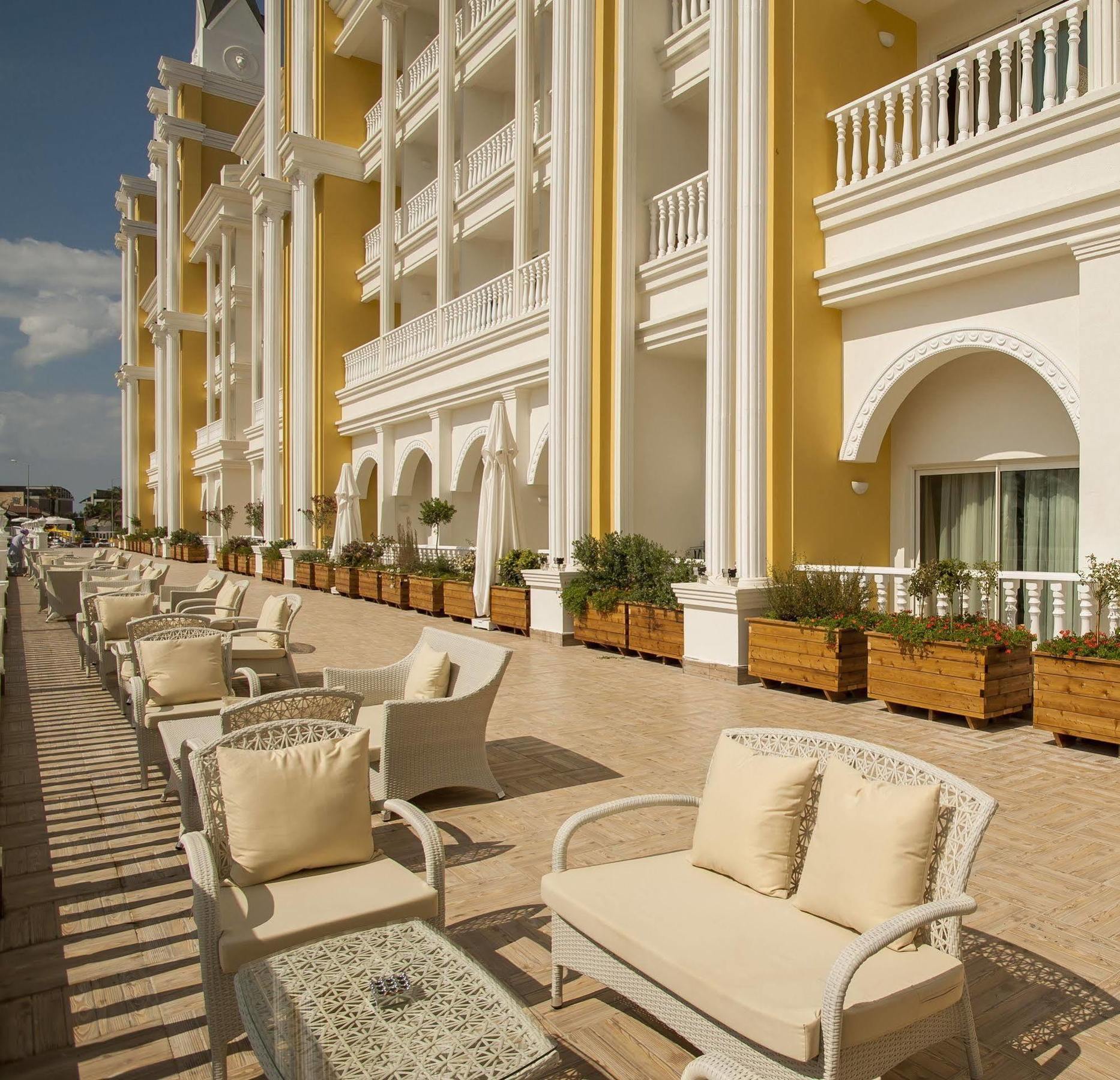 Dream World Resort & Spa Side Exterior foto