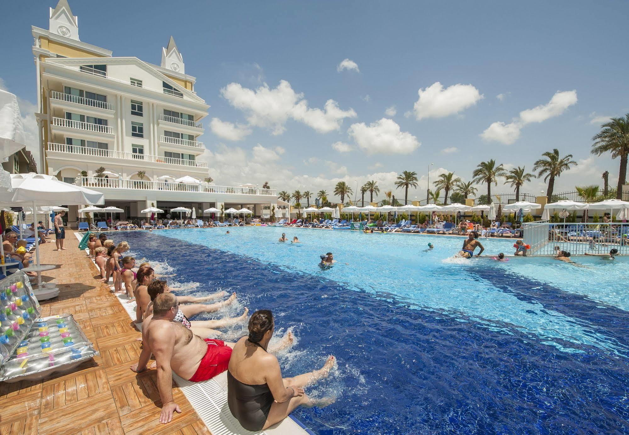 Dream World Resort & Spa Side Exterior foto